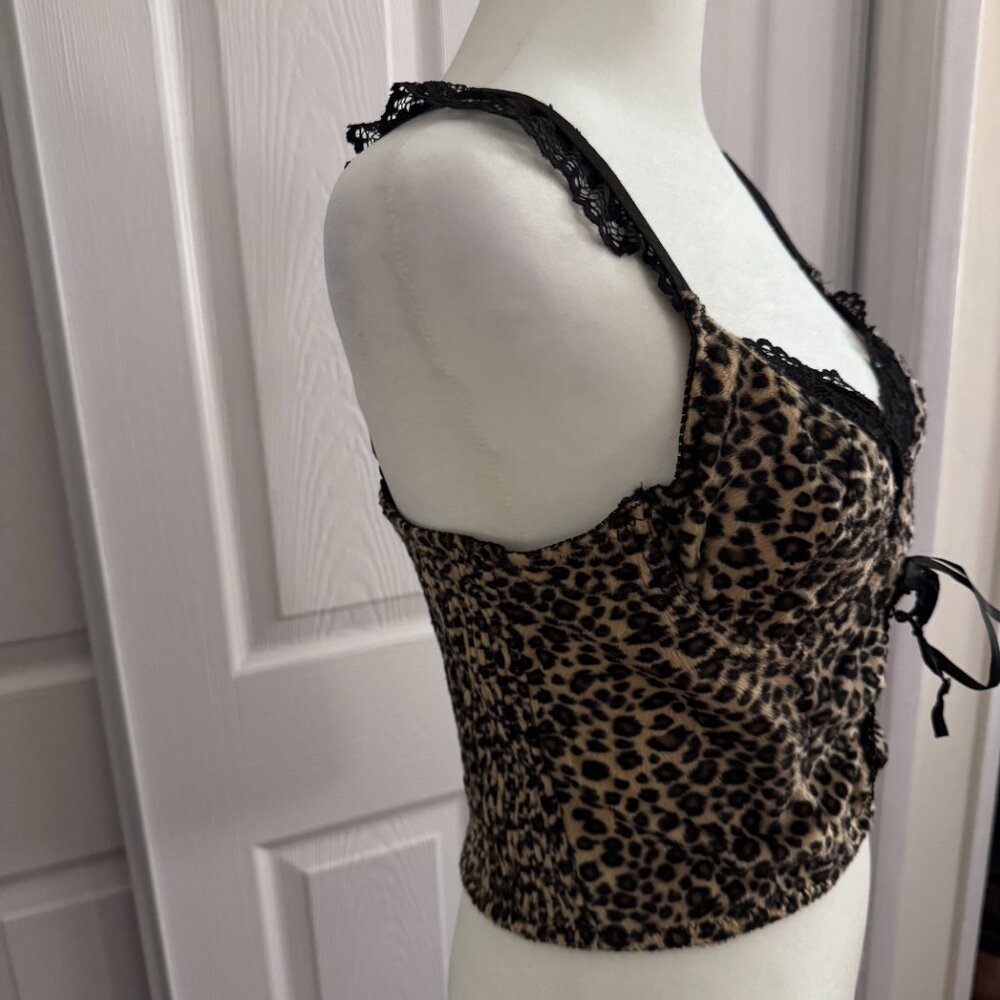 💚 ROMWE Leopard Print Lace Trim Cami Top – Women’s Lace Up Crop Tank – - Picture 7 of 9